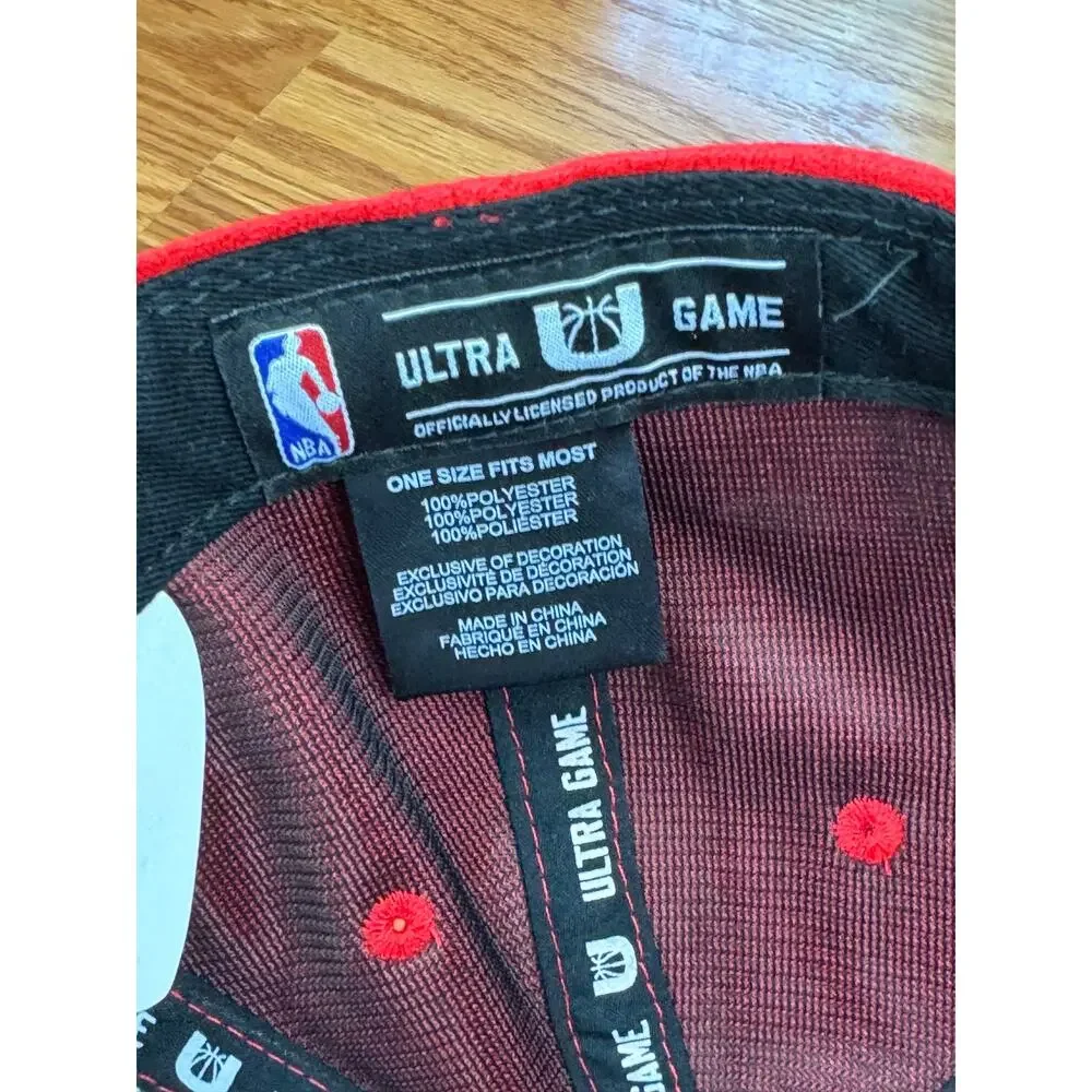 Ultra Game Chicago Bulls NBA Red Suede SnapBack Hat NWT